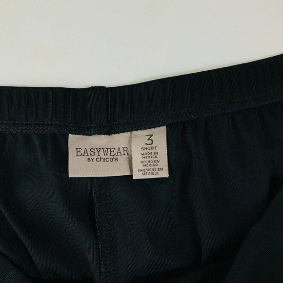 Chico's 3 Womens 16 Short Pants Black Slinky Pull On Pleated Front Straight AC13 - Picture 2 of 5